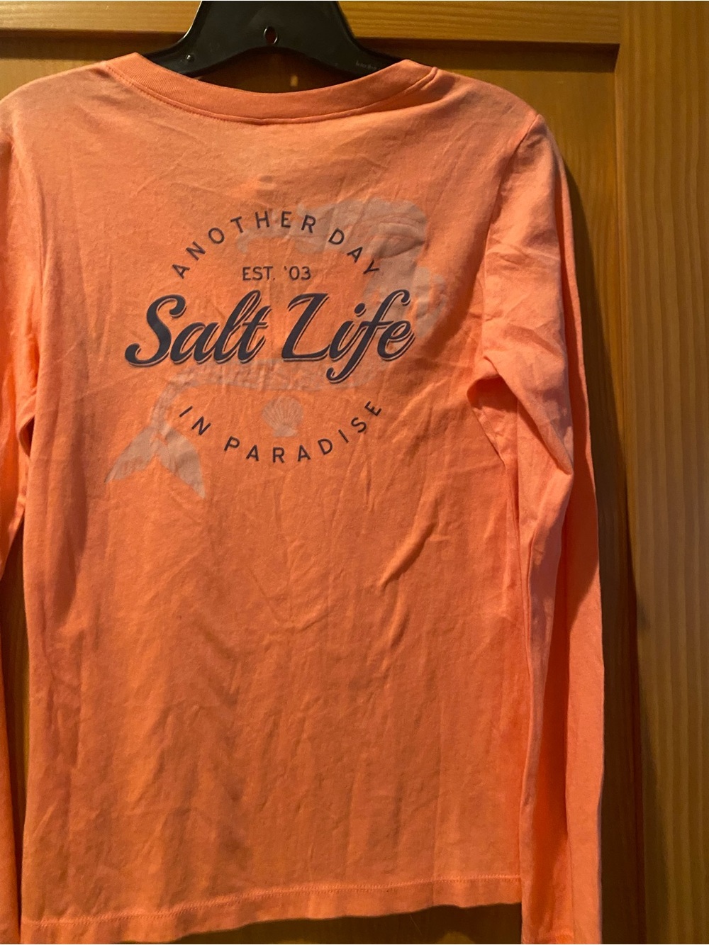 Salt Life Another Day In Paradise Salmon Long Sleeve V-Neck T-Shirt NWT Size S